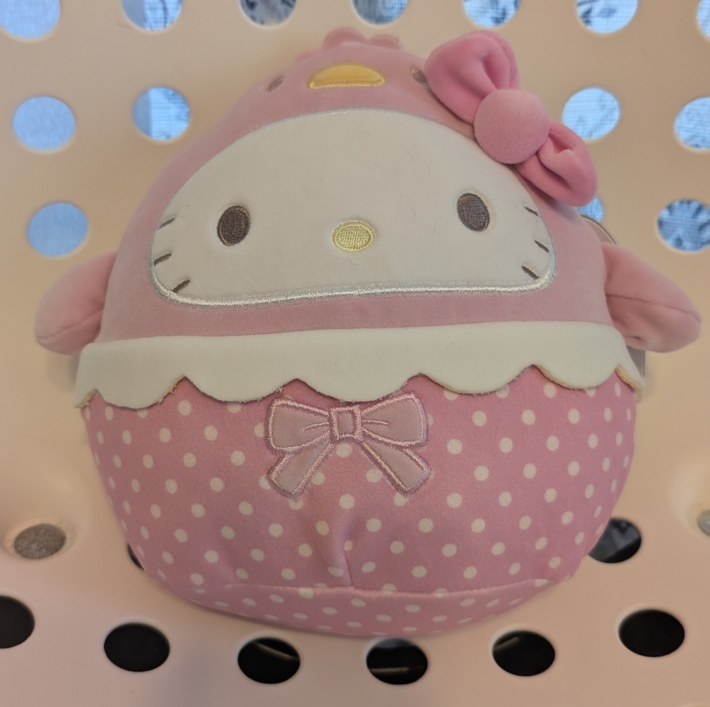 🚨2/$10 Clearance🚨 Hello Kitty Polka Dot Chick Squishmallow